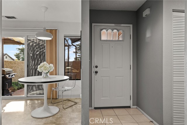 Detail Gallery Image 5 of 39 For 5 Valley Lake, Chico,  CA 95928 - 2 Beds | 2 Baths