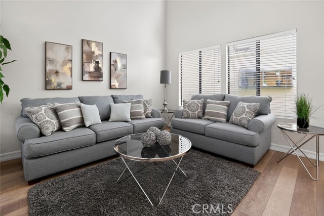 Detail Gallery Image 8 of 44 For 26 Claret #40,  Irvine,  CA 92614 - 2 Beds | 1/1 Baths