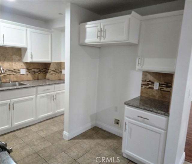 5015 Halldale Avenue, Los Angeles CA: https://media.crmls.org/medias/9a4802f7-3578-472a-b5b8-dfb8b04b3472.jpg
