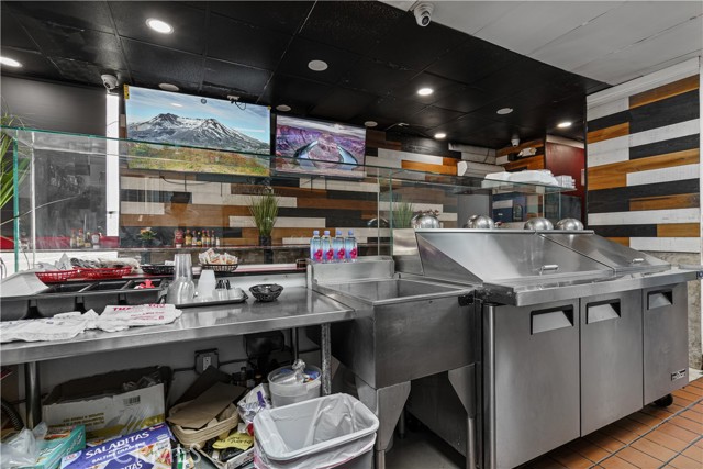 275 9th street, San Bernardino CA: https://media.crmls.org/medias/9a48a879-3d66-48e4-93d9-cdd1268f0c5e.jpg