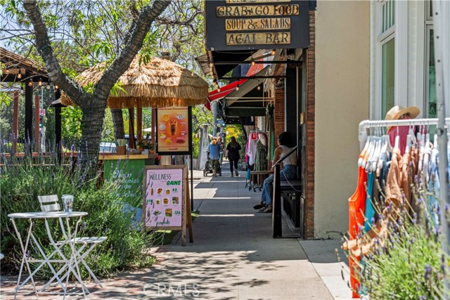 4180 Tujunga Avenue, Studio City CA: https://media.crmls.org/medias/9a48c35c-0281-4c0a-b394-449eb9e47d7e.jpg