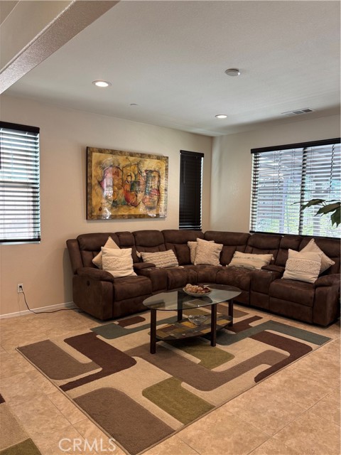 Detail Gallery Image 12 of 48 For 2534 Mapleleaf, Palmdale,  CA 93551 - 4 Beds | 4 Baths