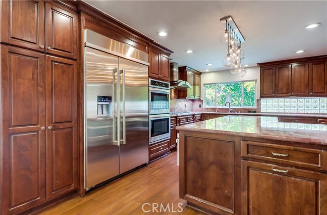 5528 Voletta Place, Valley Village CA: https://media.crmls.org/medias/9a4a090b-1175-400b-a975-17fe7107e783.jpg