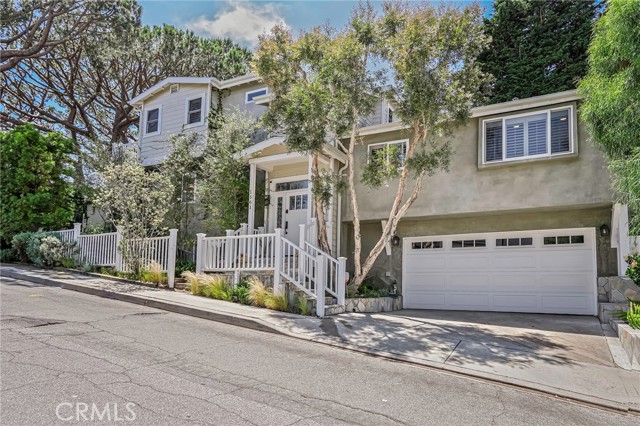 Detail Gallery Image 1 of 21 For 1561 Curtis Ave, Manhattan Beach,  CA 90266 - 5 Beds | 4 Baths