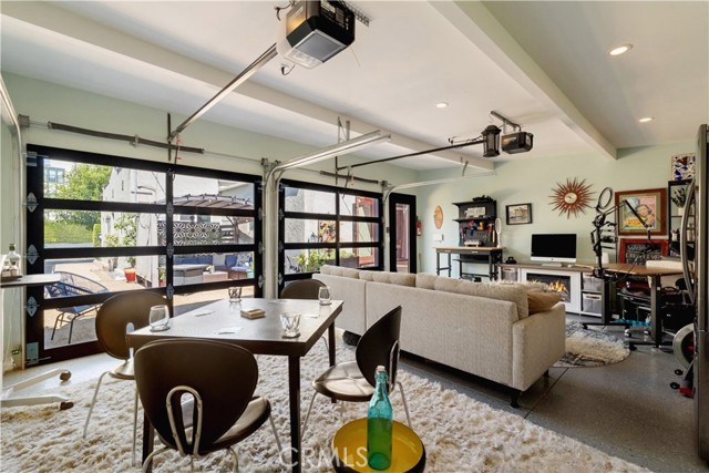 Detail Gallery Image 5 of 44 For 1820 Alsace Ave, Los Angeles,  CA 90019 - 3 Beds | 2 Baths