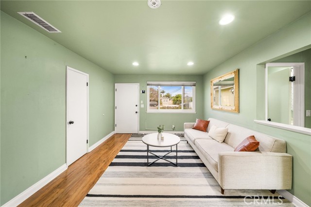 11692 Poes Street, Anaheim CA: https://media.crmls.org/medias/9a4ad6c6-9e50-4237-9f12-ff888b0b0b55.jpg