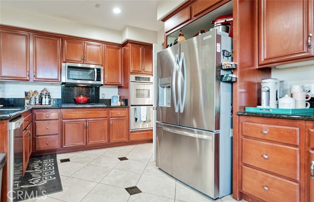 Detail Gallery Image 5 of 34 For 1524 Larsen Ln, Placentia,  CA 92870 - 6 Beds | 4 Baths