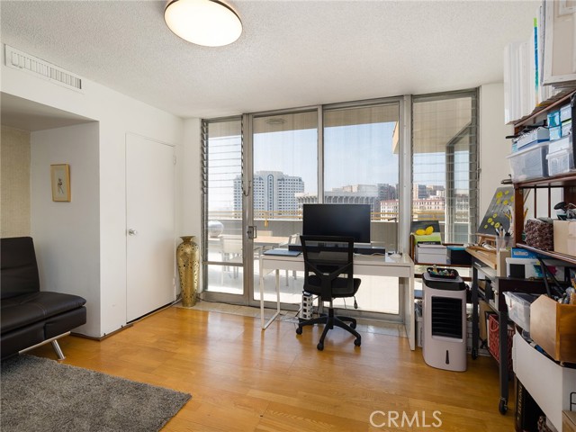 Detail Gallery Image 16 of 36 For 100 Atlantic Ave Ph2,  Long Beach,  CA 90802 - 2 Beds | 2 Baths