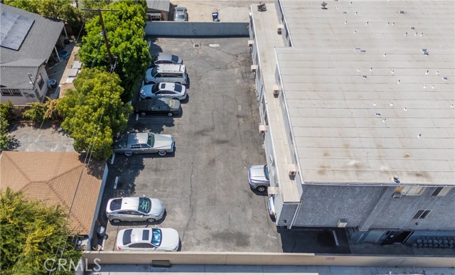 6242 Vineland Avenue, North Hollywood CA: https://media.crmls.org/medias/9a4cd9d1-8b9d-49ad-b056-a15d5a0b48aa.jpg