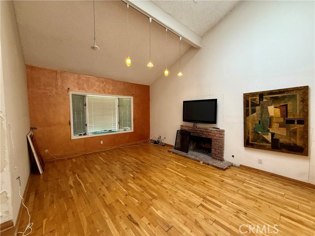 Detail Gallery Image 5 of 28 For 6618 Smoke Tree Ave, Oak Park,  CA 91377 - 4 Beds | 3 Baths
