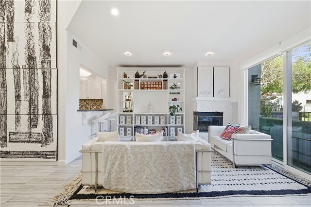 Detail Gallery Image 18 of 55 For 22350 Heritage Pass, Chatsworth,  CA 91311 - 2 Beds | 2/1 Baths