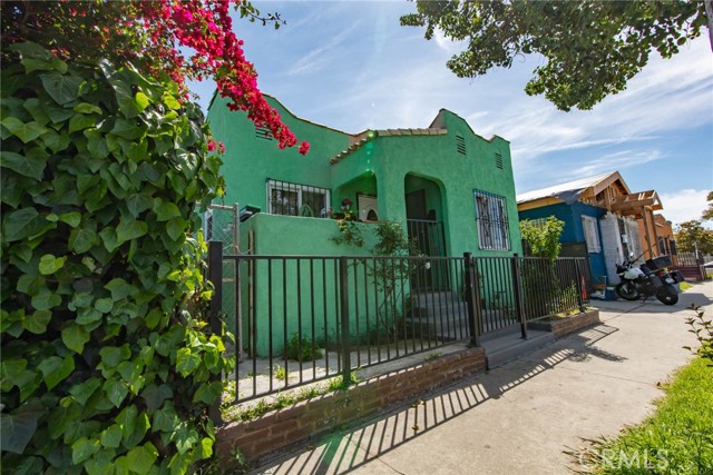 152 Century Boulevard, Los Angeles, California 90003, 2 Bedrooms Bedrooms, ,1 BathroomBathrooms,Single Family Residence,For Sale,Century,PW24080516