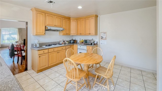 Detail Gallery Image 9 of 21 For 1646 La Golondrina Ave, Alhambra,  CA 91803 - 3 Beds | 2 Baths