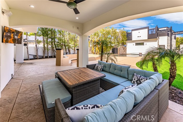 23123 Oxnard Street, Woodland Hills CA: https://media.crmls.org/medias/9a4f8475-6be5-495a-bb9d-d0db03472dcf.jpg