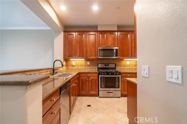 Detail Gallery Image 5 of 21 For 7161 East Ave #104,  Rancho Cucamonga,  CA 91739 - 3 Beds | 2 Baths