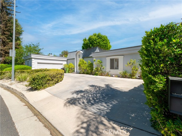 20193 Adele Drive, Woodland Hills CA: https://media.crmls.org/medias/9a4fb816-4dc0-414b-95e5-fb251e8c629d.jpg