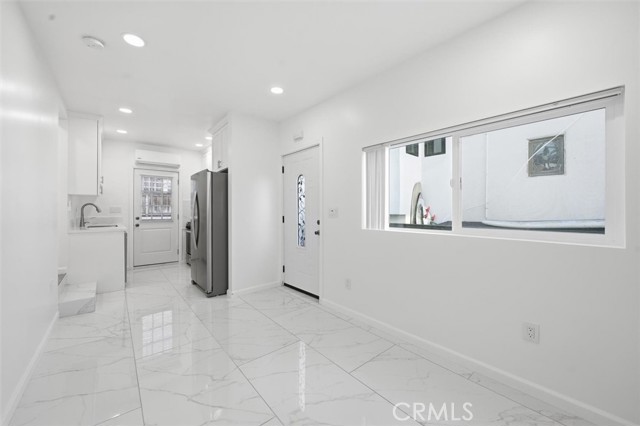 Detail Gallery Image 13 of 17 For 220 39th a,  Manhattan Beach,  CA 90266 - 1 Beds | 1 Baths