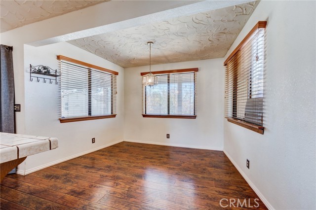 Detail Gallery Image 14 of 43 For 14076 Wawona Rd, Apple Valley,  CA 92307 - 3 Beds | 2 Baths