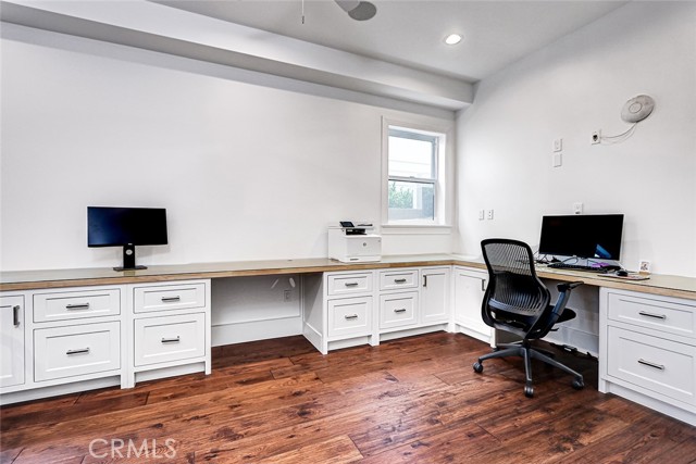 1833 8th Street, Manhattan Beach CA: https://media.crmls.org/medias/9a50b737-0fe8-4b3e-9a94-6f4d216118fb.jpg