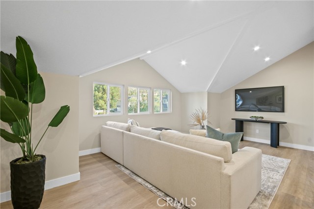 Detail Gallery Image 23 of 27 For 520 Golden Sky Ln, Anaheim,  CA 92807 - 3 Beds | 2 Baths