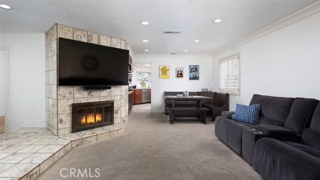 262 S La Linda Drive, Orange CA: https://media.crmls.org/medias/9a5155dd-7def-43ea-b3d9-10682cf86fde.jpg