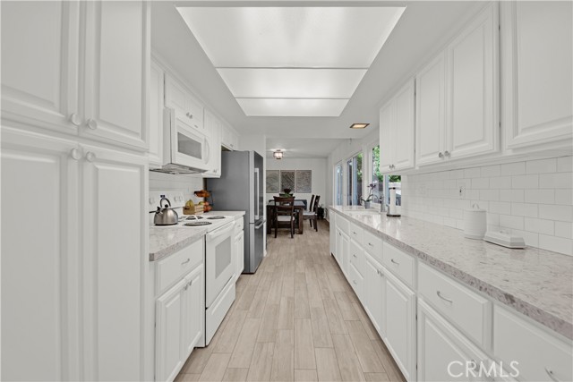 Detail Gallery Image 11 of 40 For 23706 Mill Valley Rd, Valencia,  CA 91355 - 5 Beds | 2/1 Baths