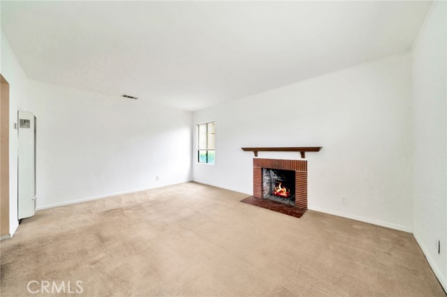 Detail Gallery Image 6 of 33 For 8241 Elmont Ave, Pico Rivera,  CA 90660 - 4 Beds | 1/1 Baths