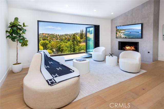 4976 Llano Drive, Woodland Hills CA: https://media.crmls.org/medias/9a523140-6403-4b55-82cf-dbe41fb5182d.jpg