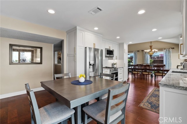 11571 Harrisburg, Rossmoor CA: https://media.crmls.org/medias/9a525c12-edf1-4a29-acd2-c72ff02d6739.jpg