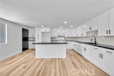 https://media.crmls.org/medias/9a528328-3439-41fe-9016-ae035da7d502.jpg?preset=X-Large