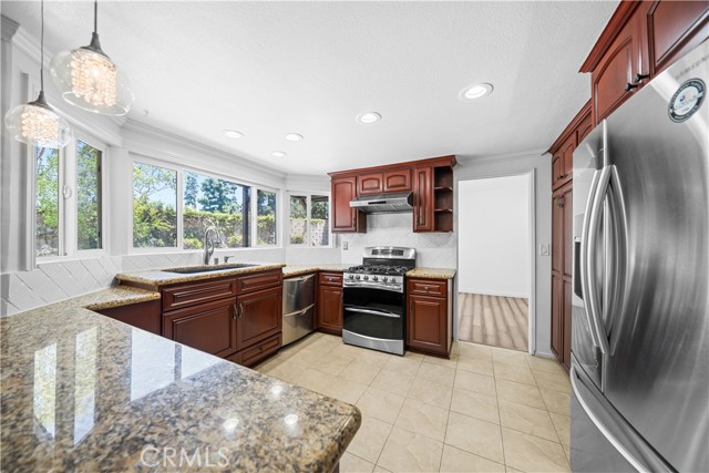 Detail Gallery Image 16 of 52 For 24311 Peacock St, Lake Forest,  CA 92630 - 5 Beds | 4 Baths