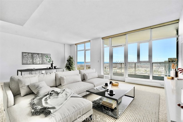 411 W Seaside Way, Long Beach CA: https://media.crmls.org/medias/9a54b368-1100-44cd-8cc7-84ca78576fdd.jpg