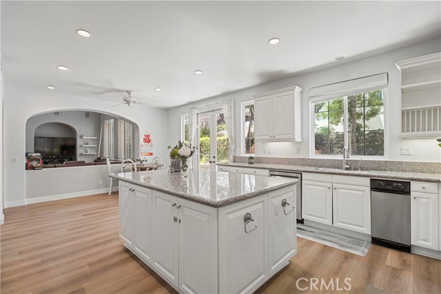 25 Winfield Drive, Ladera Ranch CA: https://media.crmls.org/medias/9a54bcc7-b978-4e0d-b77c-5d3fbd77fadb.jpg