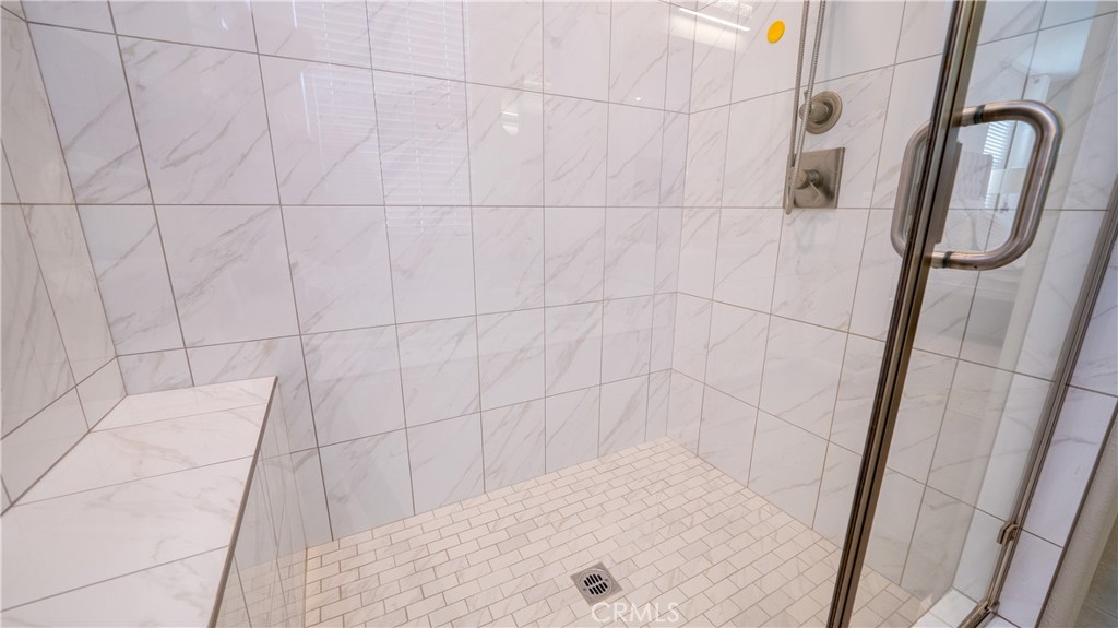 https://media.crmls.org/medias/9a54d876-8532-4706-aa38-c14e96e494b5.jpg?preset=X-Large