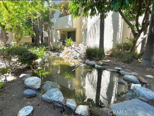 Detail Gallery Image 6 of 20 For 5325 Newcastle Ave #129,  Encino,  CA 91316 - 2 Beds | 2 Baths