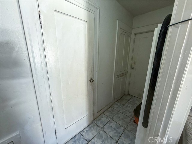 258 N Benton Way, Los Angeles CA: https://media.crmls.org/medias/9a55bbef-1482-48af-910e-2e16a55a464d.jpg