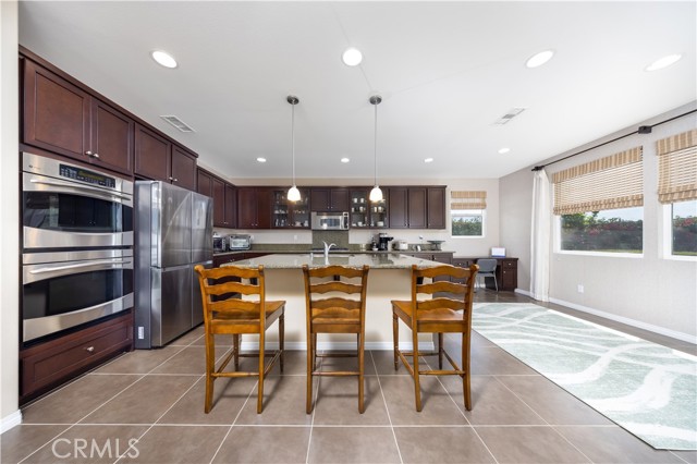 14939 Meadow Way, Eastvale CA: https://media.crmls.org/medias/9a56713f-e53f-4722-942d-af04a522dbeb.jpg