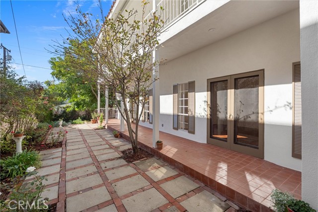 646 Avenue B photo 30