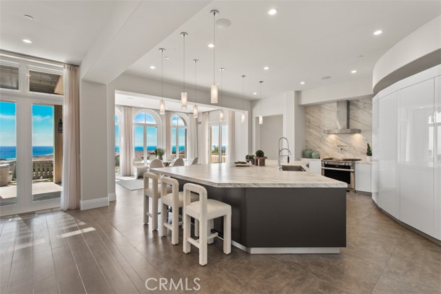 Detail Gallery Image 16 of 66 For 22 Pelican Crest Dr, Newport Coast,  CA 92657 - 5 Beds | 7/1 Baths