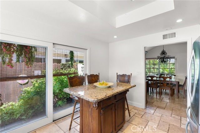 Detail Gallery Image 12 of 35 For 622 W Alpine Ave, Santa Ana,  CA 92707 - 5 Beds | 3 Baths