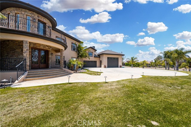 Detail Gallery Image 2 of 66 For 39625 Calle Cabernet, Temecula,  CA 92591 - 8 Beds | 6/3 Baths