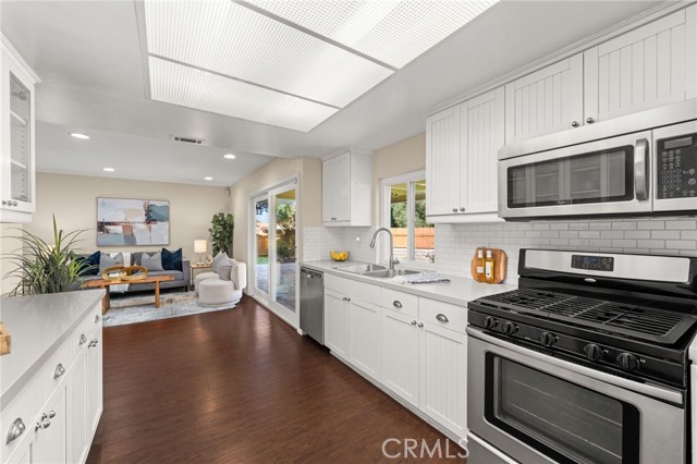 Detail Gallery Image 13 of 49 For 1543 Lynne Ct, Redlands,  CA 92373 - 5 Beds | 2/1 Baths