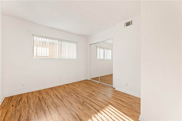 20327 Saticoy Street, Winnetka CA: https://media.crmls.org/medias/9a5903e5-c30a-498b-9362-313741f2ba18.jpg