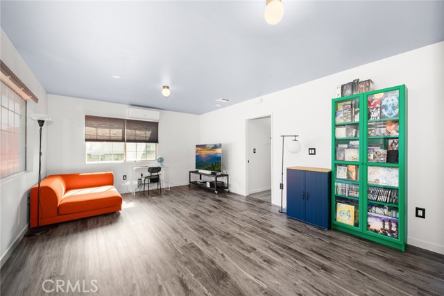 Image 17 of 70 For 6117 Loma Avenue