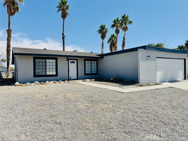 44040 Shadow Way, Desert Center CA: https://media.crmls.org/medias/9a59d8cc-5bae-4519-857e-c850ae125506.jpg