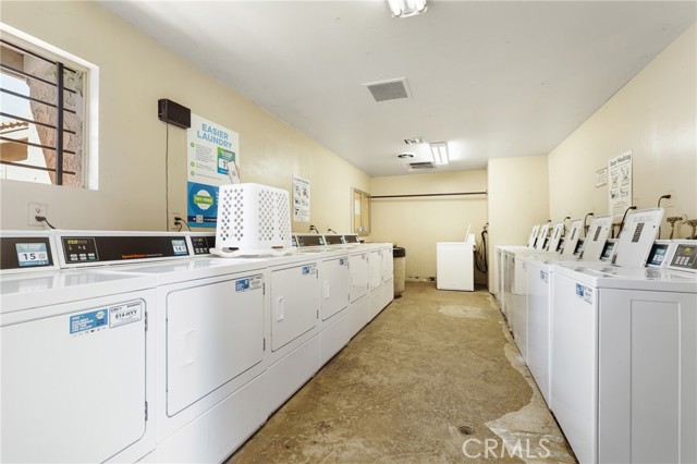 Detail Gallery Image 29 of 31 For 1549 Border Ave #G,  Corona,  CA 92882 - 1 Beds | 1 Baths