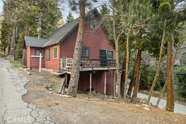 725 Golden, Lake Arrowhead, CA 92352