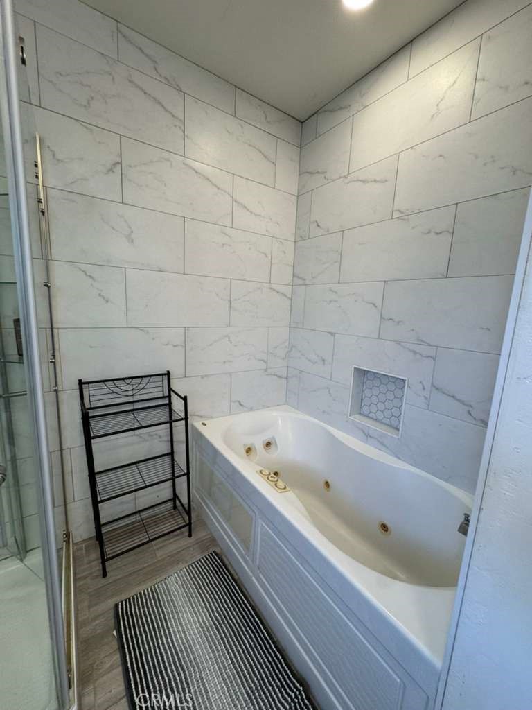 https://media.crmls.org/medias/9a5affe0-74aa-45b9-80ee-530ffdbfe873.jpg?preset=X-Large