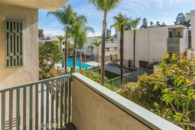 Detail Gallery Image 1 of 1 For 4261 W Sarah St #3,  Burbank,  CA 91505 - 2 Beds | 2/1 Baths