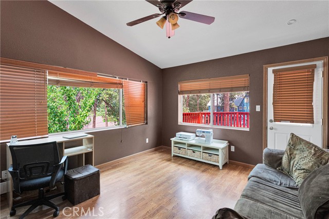 Detail Gallery Image 11 of 30 For 5435 Heath Creek Dr, Wrightwood,  CA 92397 - 3 Beds | 2/1 Baths